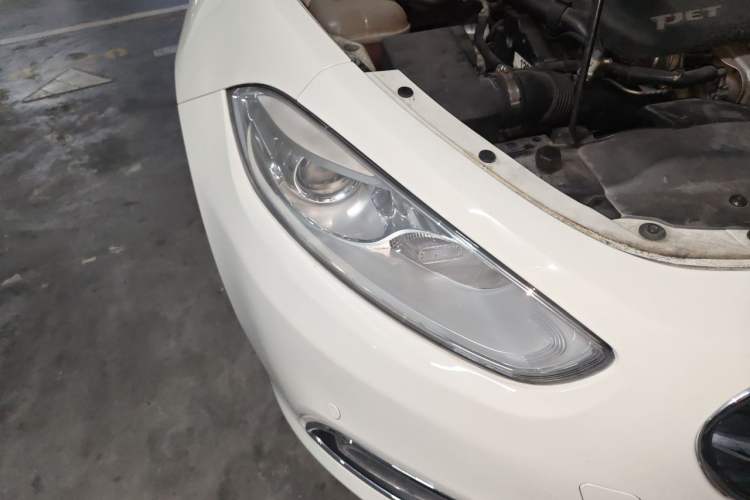 Used Fiat Viaggio 2015 1.4T Automatic Jingxiang Edition Right Front Headlight