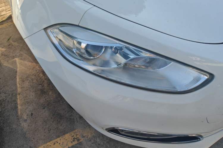 Used Fiat Viaggio 2015 1.4T Automatic Enjoyment Edition Right Front Headlight