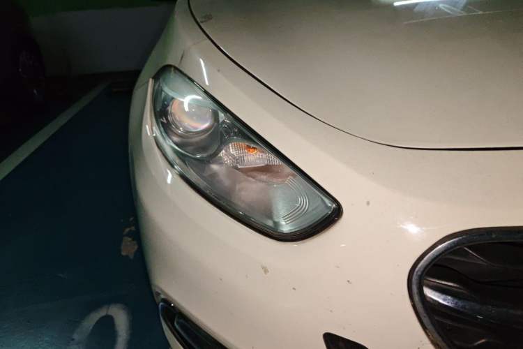 Used Fiat Viaggio 2015 1.4T Automatic Jingxiang Edition Right Front Headlight