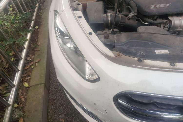 Used Fiat Viaggio 2015 1.4T Automatic Enjoyment Edition Right Front Headlight