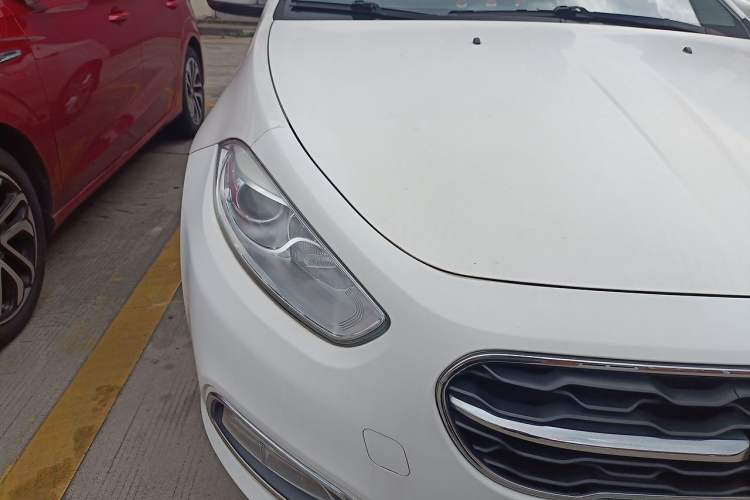 Used Fiat Viaggio 2015 1.4T Automatic Jingxiang Edition Right Front Headlight