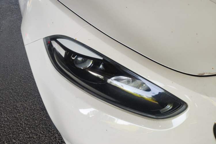 Used Fiat Viaggio 2015 1.4T Automatic Enjoyment Edition Right Front Headlight