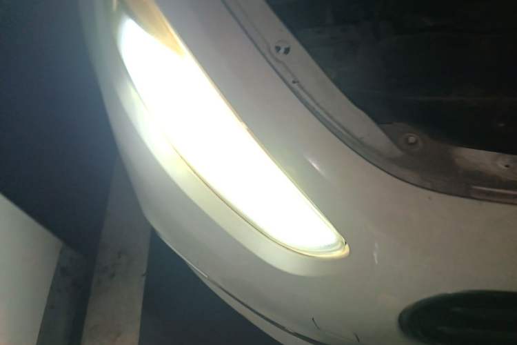 Used Fiat Viaggio 2015 1.4T Automatic Enjoyment Edition Right Front Headlight