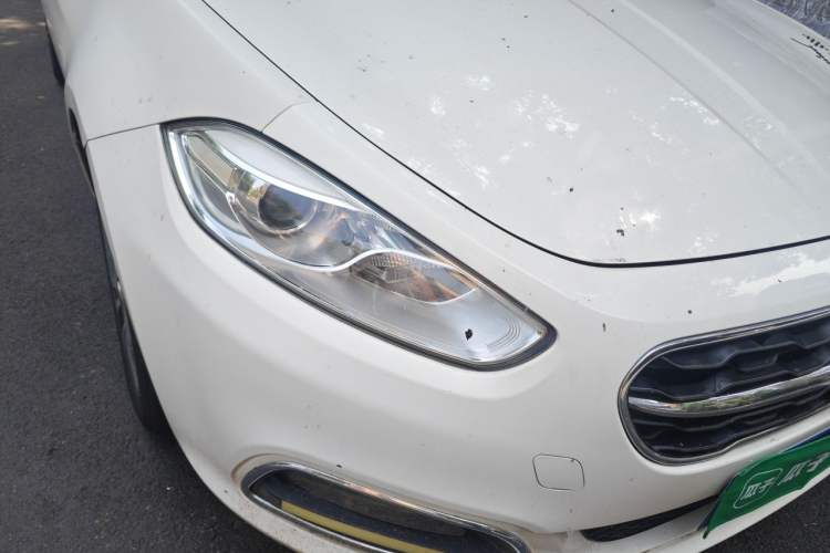 Used Fiat Viaggio 2015 1.4T Automatic Enjoyment Edition Right Front Headlight