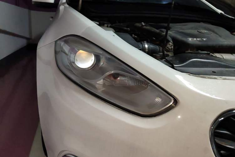 Used Fiat Viaggio 2015 1.4T Automatic Jingxiang Edition Right Front Headlight
