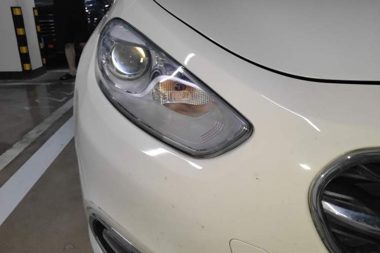Used Fiat Viaggio 2015 1.4T Automatic Jingxiang Edition Right Front Headlight