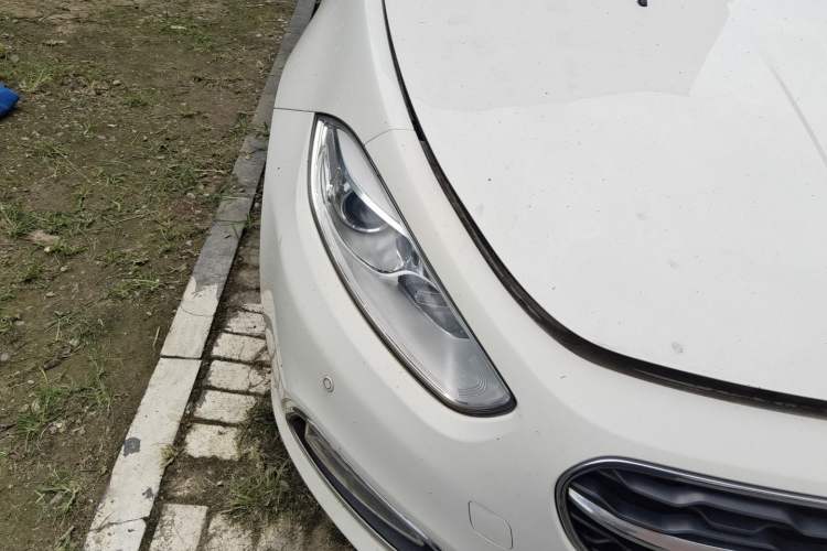 Used Fiat Viaggio 2015 1.4T Manual Enjoyment Edition Right Front Headlight