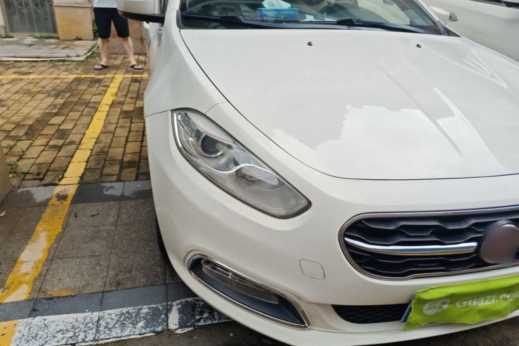 Used Fiat Viaggio 2015 1.4T Automatic Jingxiang Edition Right Front Headlight