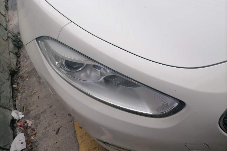 Used Fiat Viaggio 2015 1.4T Automatic Jingxiang Edition Right Front Headlight