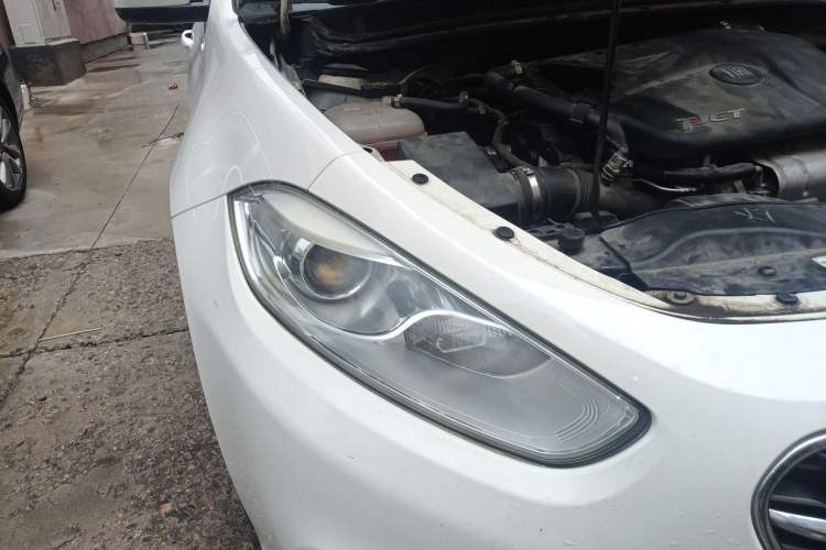 Used Fiat Viaggio 2015 1.4T Automatic Enjoyment Edition Right Front Headlight