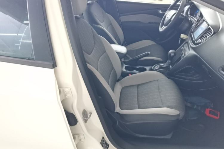 Used Fiat Viaggio 2015 1.4T Automatic Enjoyment Edition Right Front Seat