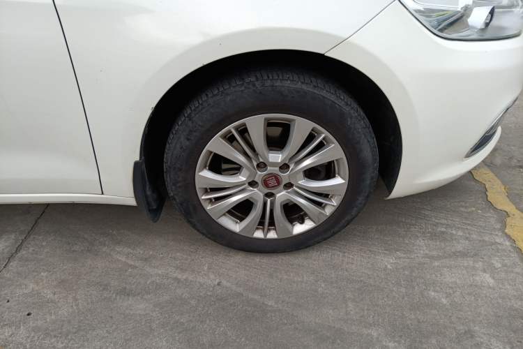Used Fiat Viaggio 2015 1.4T Manual Jingxiang Edition Right Front Wheel Hub