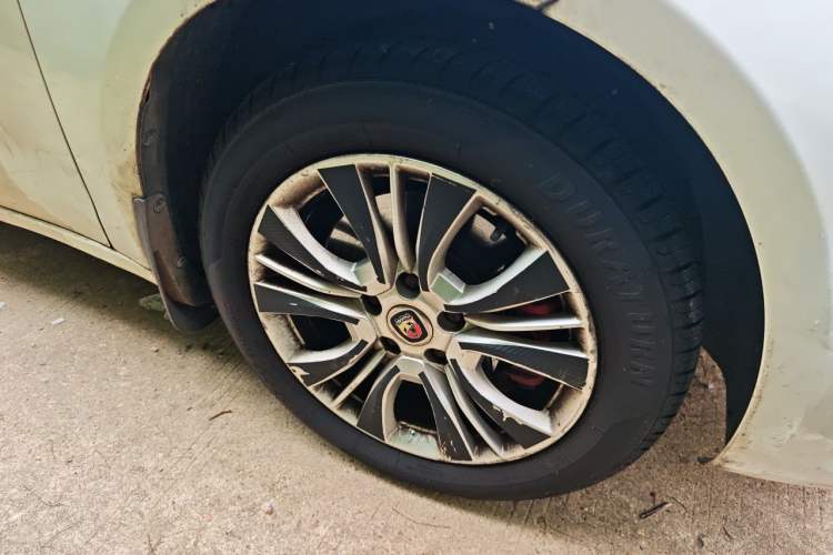 Used Fiat Viaggio 2015 1.4T Automatic Jingxiang Edition Right Front Wheel Hub