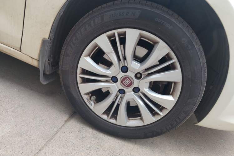 Used Fiat Viaggio 2015 1.4T Manual Jingxiang Edition Right Front Wheel Hub
