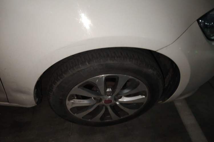 Used Fiat Viaggio 2015 1.4T Manual Enjoyment Edition Right Front Wheel Hub