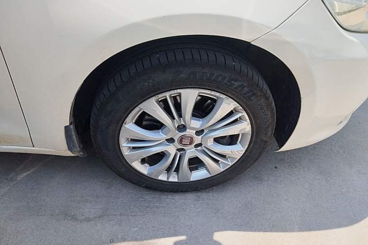 Used Fiat Viaggio 2015 1.4T Manual Jingxiang Edition Right Front Wheel Hub