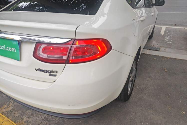 Used Fiat Viaggio 2015 1.4T Manual Enjoyment Edition Right Rear Taillight