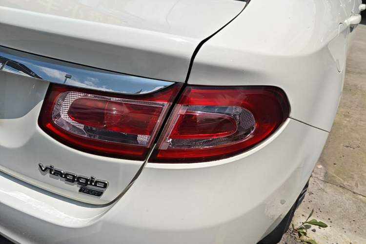 Used Fiat Viaggio 2015 1.4T Manual Enjoyment Edition Right Rear Taillight