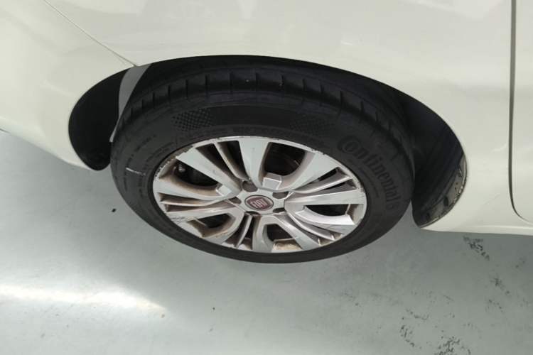 Used Fiat Viaggio 2015 1.4T Automatic Jingxiang Edition Right Rear Wheel Hub