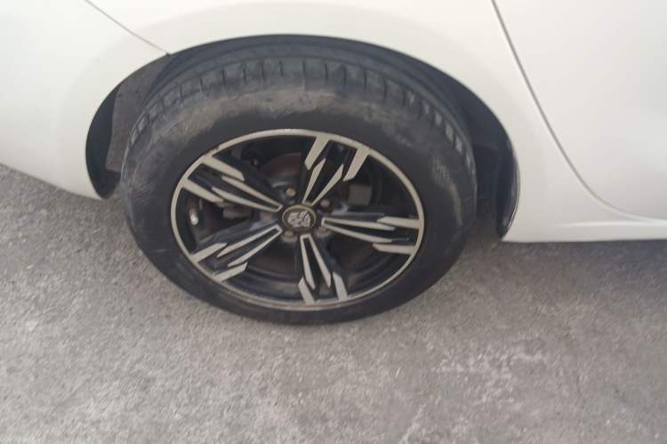 Used Fiat Viaggio 2015 1.4T Automatic Enjoyment Edition Right Rear Wheel Hub