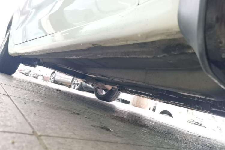 Used Fiat Viaggio 2015 1.4T Automatic Enjoyment Edition Right Side Sill