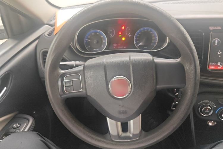 Used Fiat Viaggio 2015 1.4T Manual Enjoyment Edition Steering Wheel