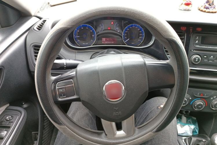 Used Fiat Viaggio 2015 1.4T Manual Enjoyment Edition Steering Wheel