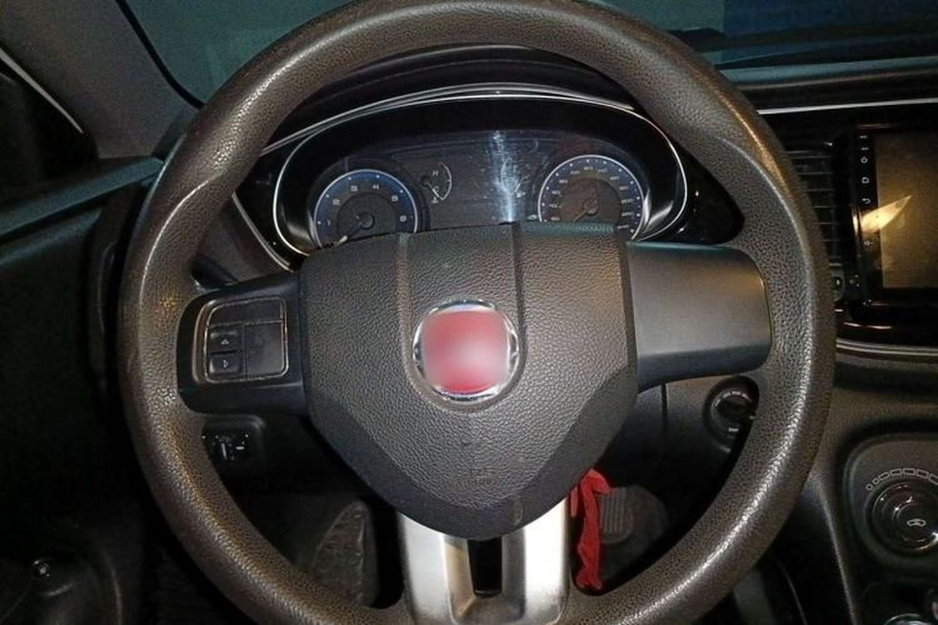 Used Fiat Viaggio 2015 1.4T Automatic Enjoyment Edition Steering Wheel