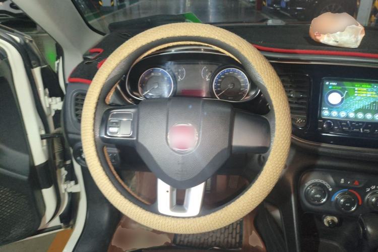 Used Fiat Viaggio 2015 1.4T Automatic Enjoyment Edition Steering Wheel