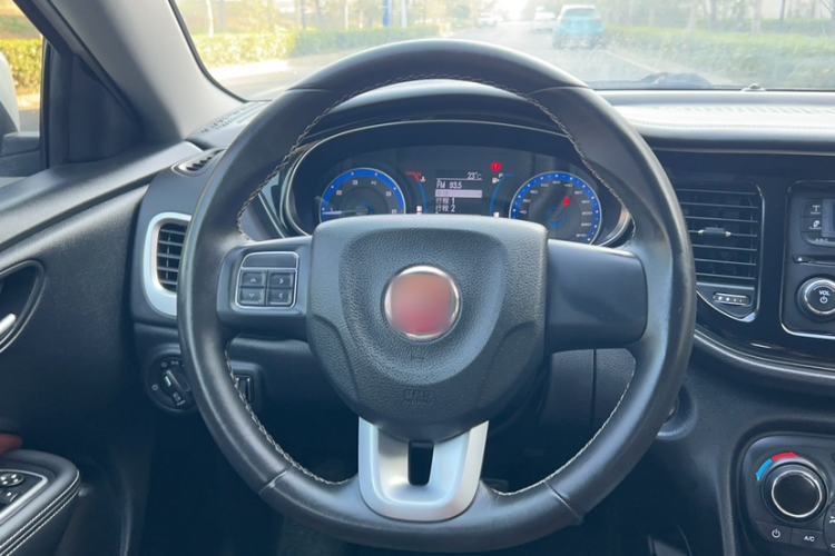 Used Fiat Viaggio 2015 1.4T Automatic Jingxiang Edition Steering Wheel