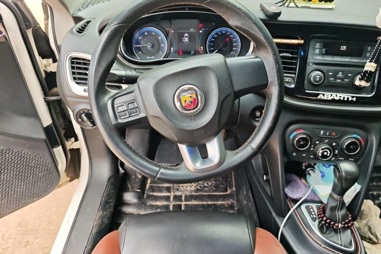 Used Fiat Viaggio 2015 1.4T Automatic Jingxiang Edition Steering Wheel