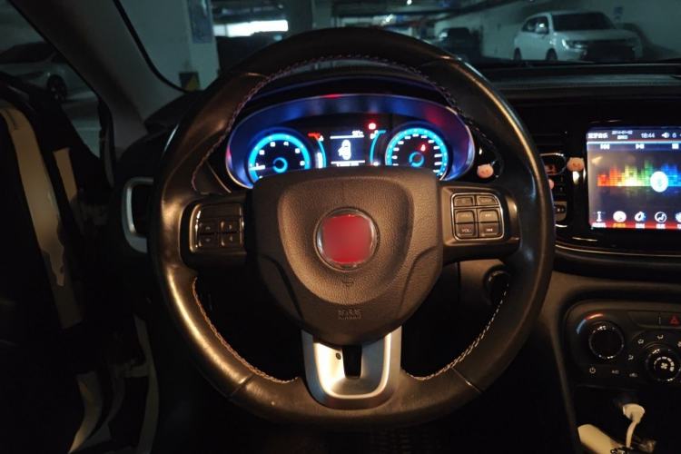 Used Fiat Viaggio 2015 1.4T Manual Jingxiang Edition Steering Wheel