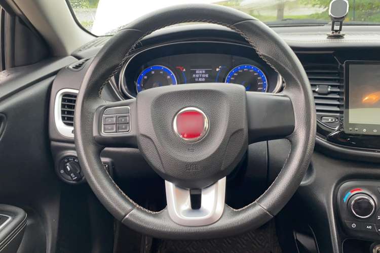 Used Fiat Viaggio 2015 1.4T Automatic Jingxiang Edition Steering Wheel