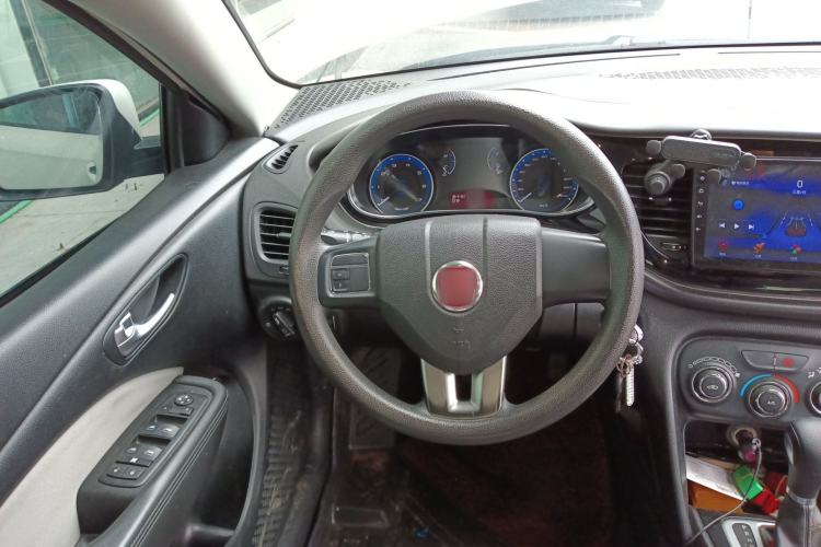 Used Fiat Viaggio 2015 1.4T Automatic Enjoyment Edition Steering Wheel