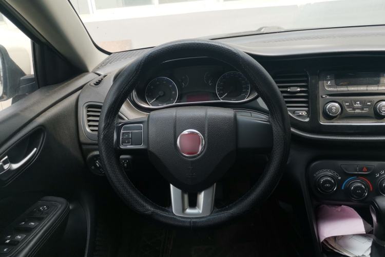 Used Fiat Viaggio 2015 1.4T Automatic Enjoyment Edition Steering Wheel