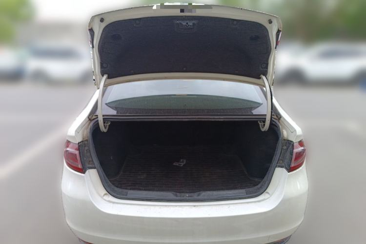 Used Fiat Viaggio 2015 1.4T Manual Enjoyment Edition Trunk