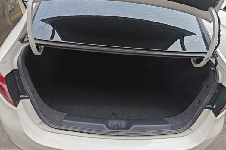 Used Fiat Viaggio 2015 1.4T Automatic Enjoyment Edition Trunk