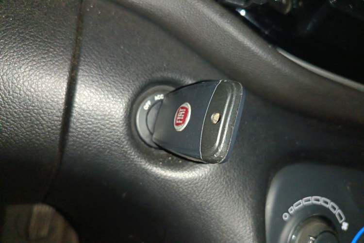 Used Fiat Viaggio 2015 1.4T Manual Enjoyment Edition Vehicle Key