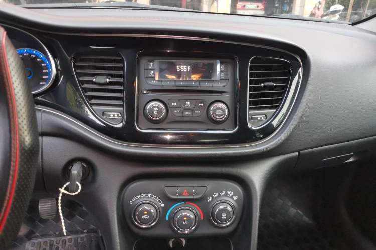Used Fiat Viaggio 2015 1.4T Manual Enjoyment Edition Audio And AC Panel