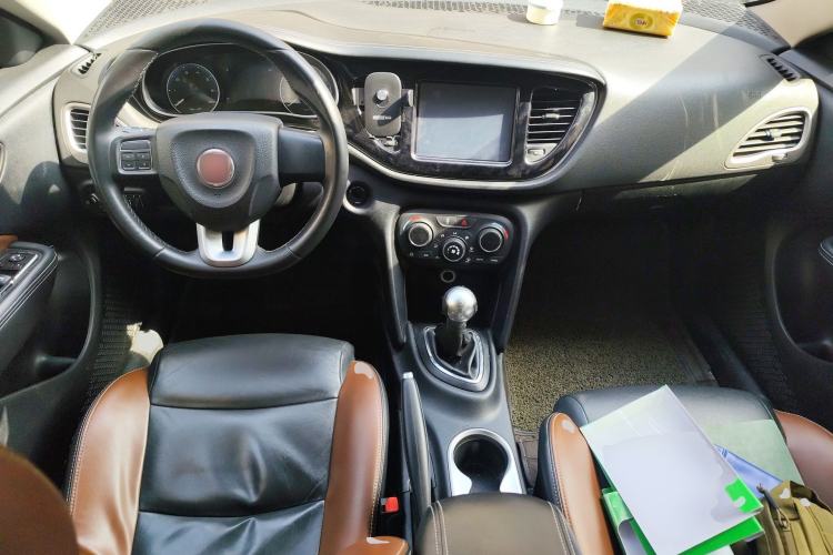 Used Fiat Viaggio 2015 1.4T Manual Jingxiang Edition Center Console