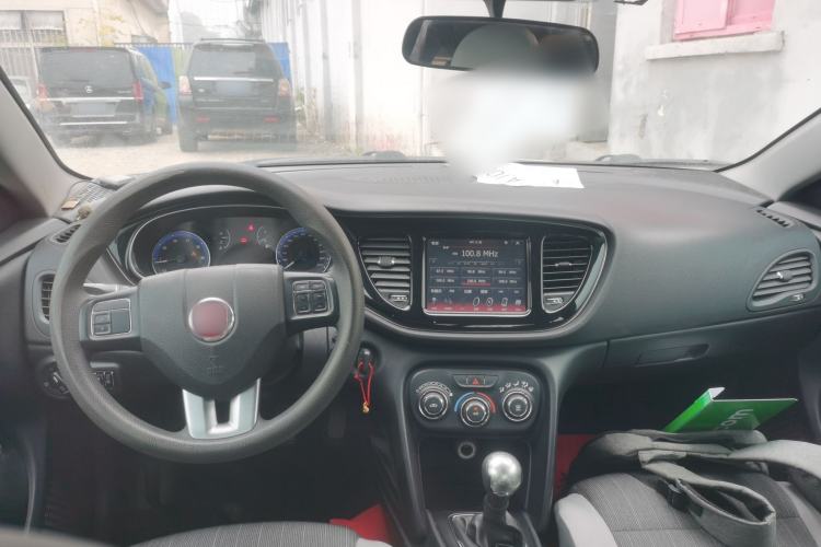 Used Fiat Viaggio 2015 1.4T Manual Enjoyment Edition Center Console
