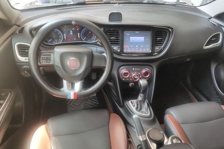 Used Fiat Viaggio 2015 1.4T Automatic Jingxiang Edition Center Console
