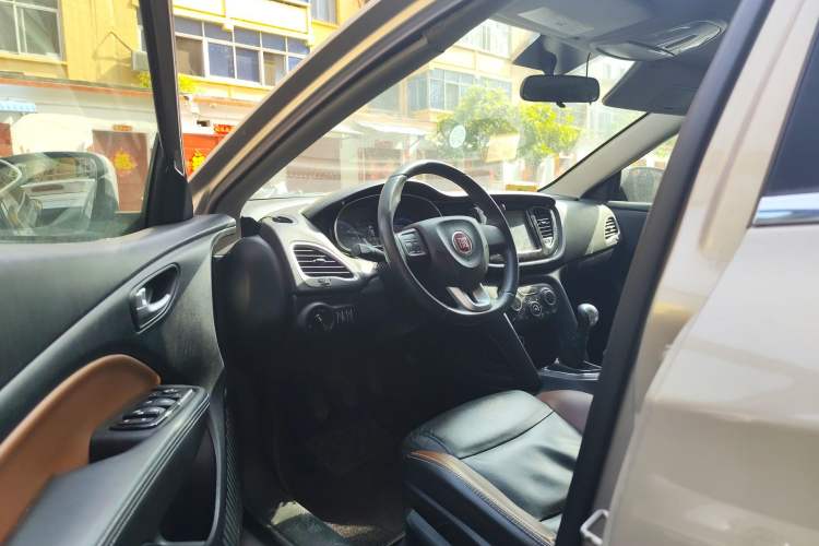 Used Fiat Viaggio 2015 1.4T Manual Jingxiang Edition Driver Seat
