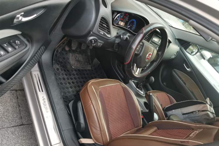 Used Fiat Viaggio 2015 1.4T Manual Enjoyment Edition Driver Seat