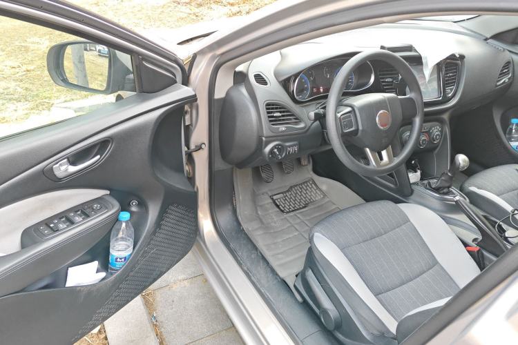 Used Fiat Viaggio 2015 1.4T Manual Enjoyment Edition Driver Seat