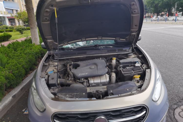 Used Fiat Viaggio 2015 1.4T Automatic Enjoyment Edition Engine Bay