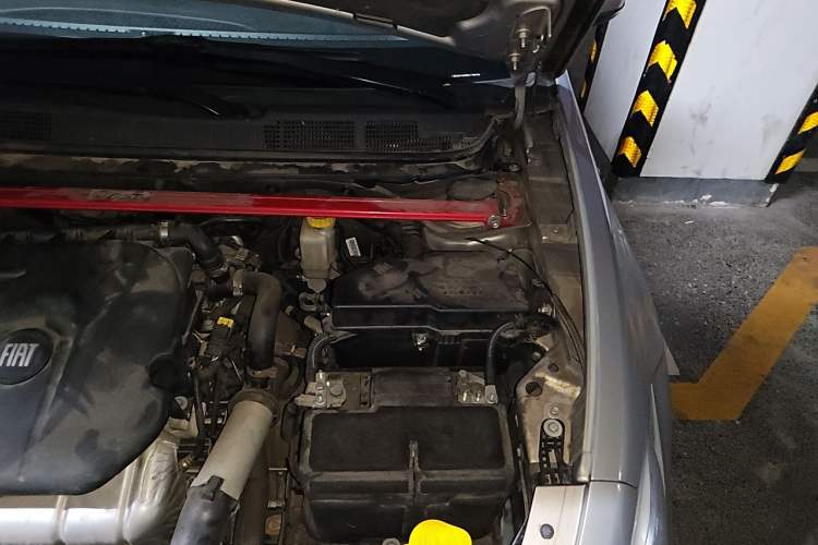 Used Fiat Viaggio 2015 1.4T Automatic Jingxiang Edition Engine Bay Left