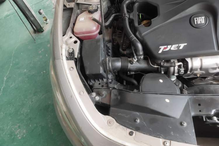 Used Fiat Viaggio 2015 1.4T Automatic Jingxiang Edition Engine Bay Right