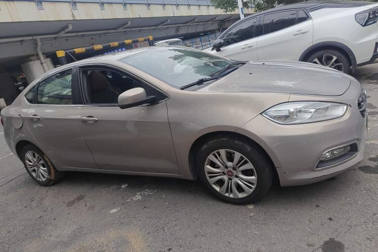 Used Fiat Viaggio 2015 1.4T Automatic Jingxiang Edition Exterior 1