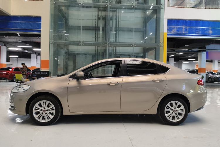 Used Fiat Viaggio 2015 1.4T Automatic Jingxiang Edition Exterior 3